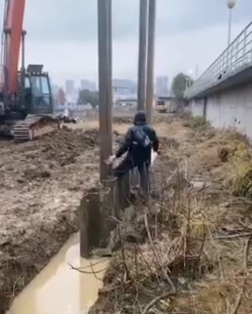 引孔打桩机
